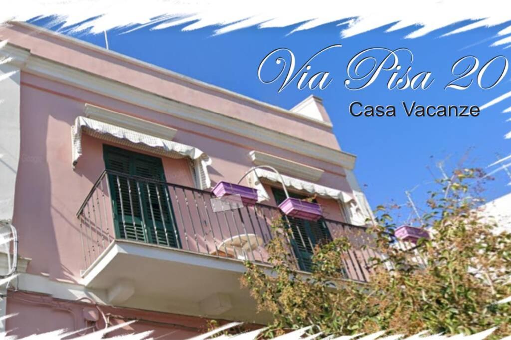 バーリVia Pisa 20 Mansardaアパートメント エクステリア 写真